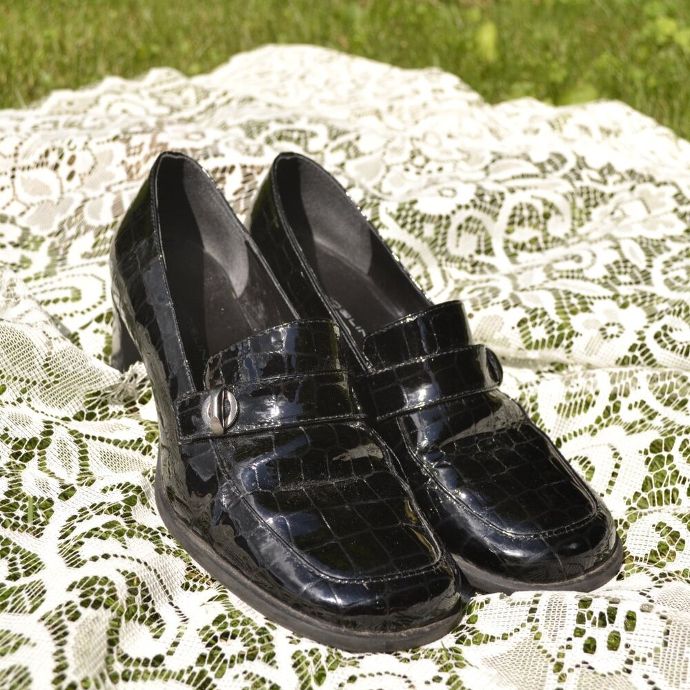 Bandolino Women's Black Crocodile Loafer Size 7.5 Block Heel